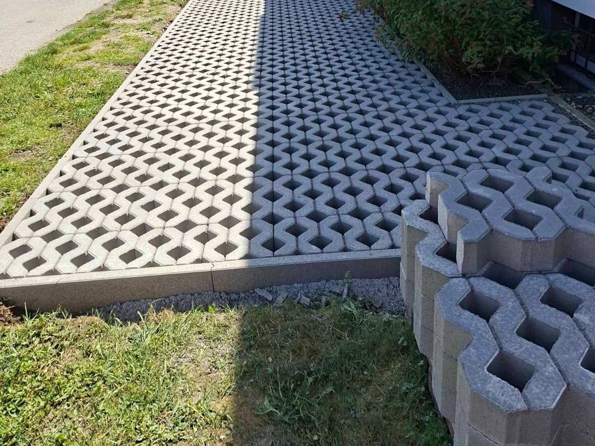 Polaganje travnatih rešetki — opločnici za parking